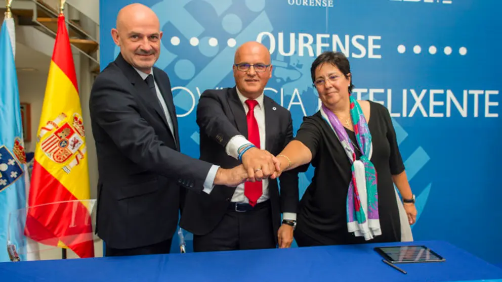 en la presentaci&oacute;n del acuerdo "Provincia Inteligente"./A.P.