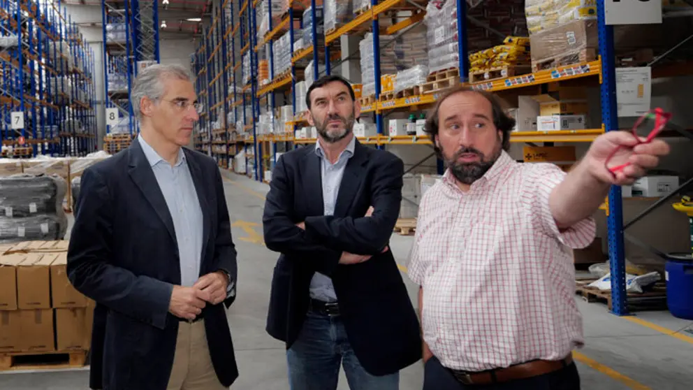 Visita del conselleiro de Econom&iacute;a a las instalaciones de la cooperativa Delagro en As Pontes./D.ALEXANDRE.