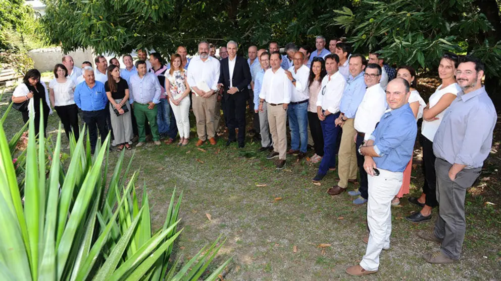 Encuentro del conselleiro de Econom&iacute;a con miembros del Cl&uacute;ster de la Madera y el Dise&ntilde;o de Galicia./M.FUENTES.