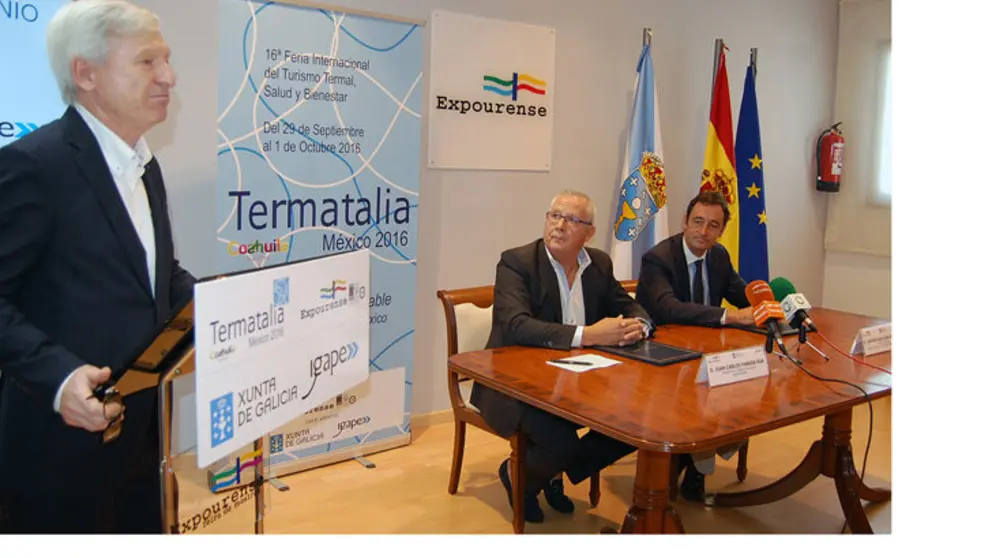 Alejandro Rub&iacute;n en un momento de la firma del acuerdo entre Expourense e Igape./R.TORRES.