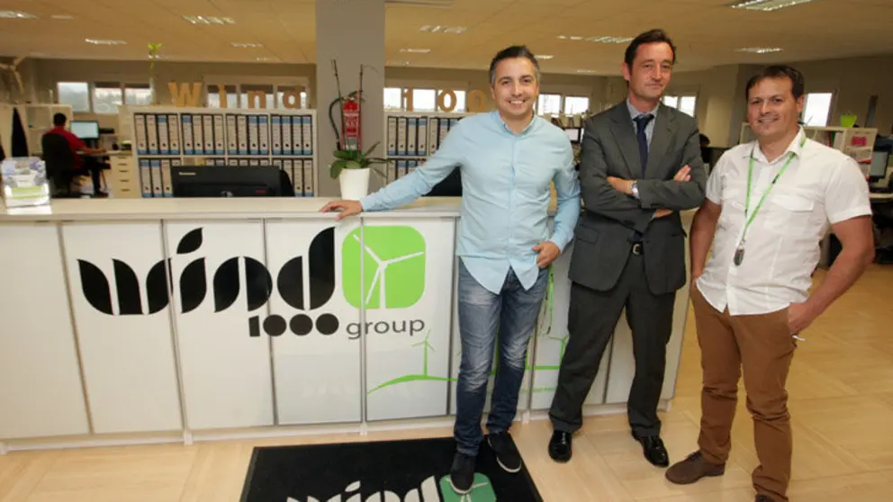 Javier Aguilera visit&oacute; las instalaciones de Wind1000 Services en el pol&iacute;gono de Costa Vella en Santiago./C.PAZ.