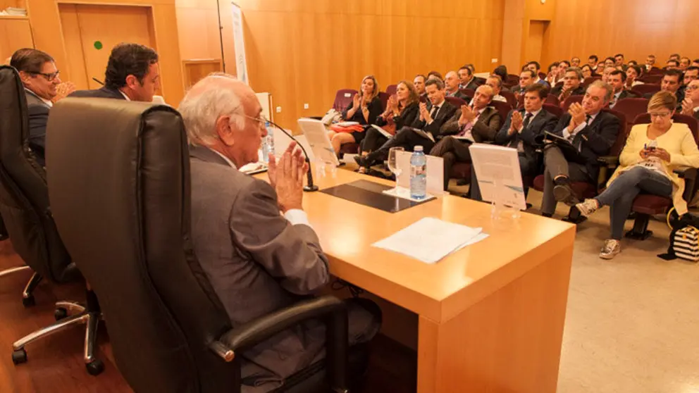 Presentaci&oacute;n del manual, en la Facultad de Empresas de la UdC.