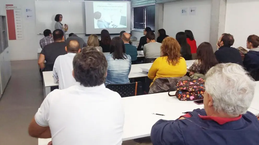 Primera jornada del taller sobre financiaci&oacute;n empresarial en la C&aacute;mara de Santiago.