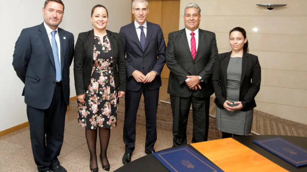 Francisco Conde recibi&oacute; a la delegaci&oacute;n del Estado mexicano de ./C.PAZ.