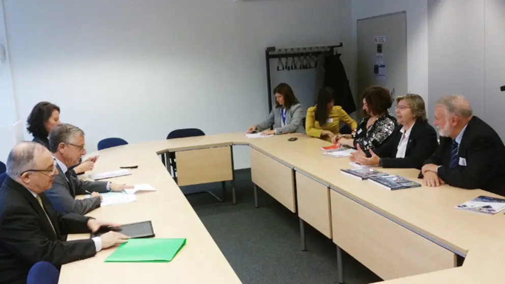 Reuni&oacute;n en Bruselas para presentar la estrategia Blue Growth del Puerto de Vigo.