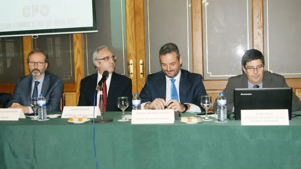 Francisco Javier Mu&ntilde;iz, Benito Iglesias, Marcos Fern&aacute;ndez y Josep Font, en el desayuno-coloquio de Club Financiero de Ourense./P.L.