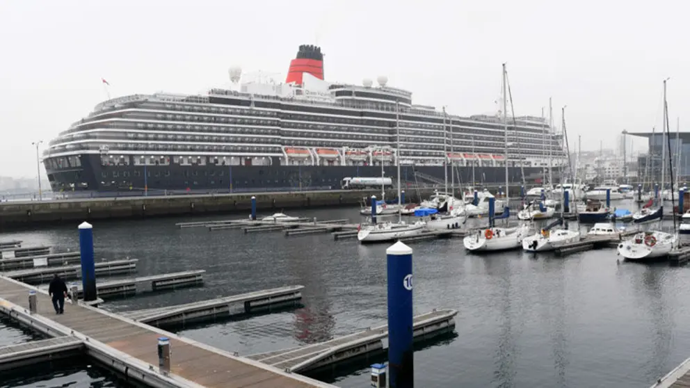 El "Queen Victoria" en el Muelle de Trasatl&aacute;nticos de A Coru&ntilde;a.