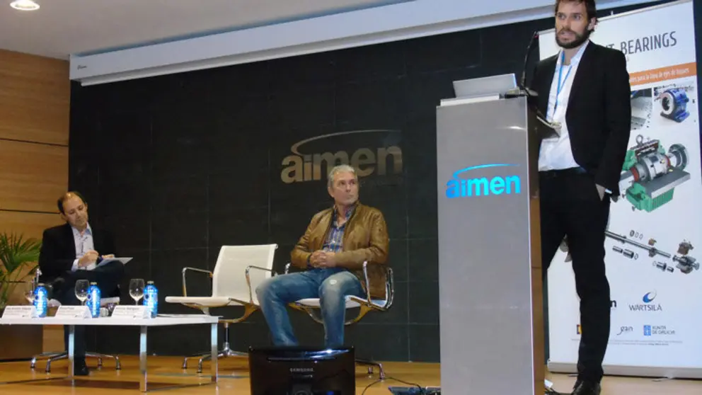 os&eacute; Antonio V&aacute;zquez, coordinador de la UMI NEXT-BEARINGS en W&auml;rtsil&auml; Ib&eacute;rica; Antonio Rodr&iacute;guez, jefe de la Divisi&oacute;n de Gesti&oacute;n de la Innovaci&oacute;n y SEGAPI de la Axencia Galega de Innovaci&oacute;n; y &Aacute;lvaro Prada, coordinador de la UMI NEXT-BEARINGS.
