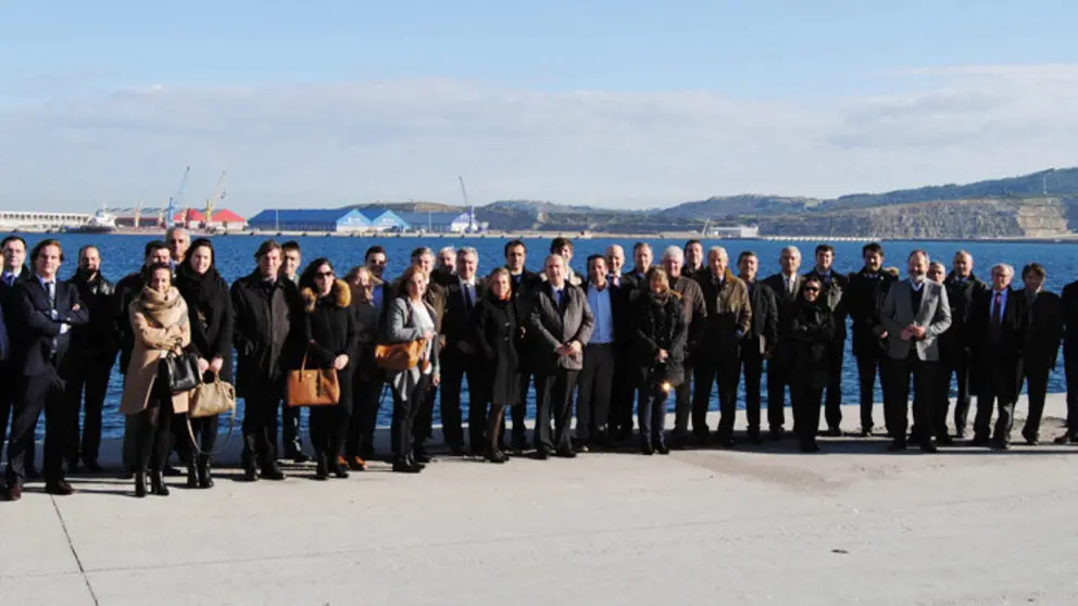 Asistentesl al IX Foro de Clientes, en Punta Langosteira.