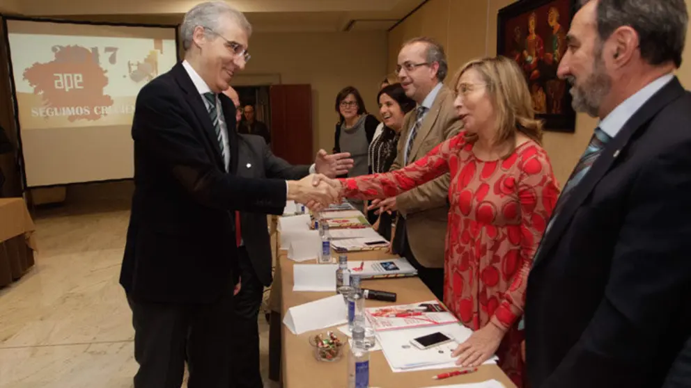DAVID (( Tambien AGN )) Visita del conselleiro de Econom&iacute;a a una reuni&oacute;n de la junta dierctiva de APE Galicia en Sanxenxo