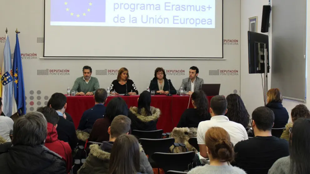 Xornada de presentaci&oacute;ns dos participantes no "Practicum Depo" da Deputaci&oacute;n de Pontevedra.