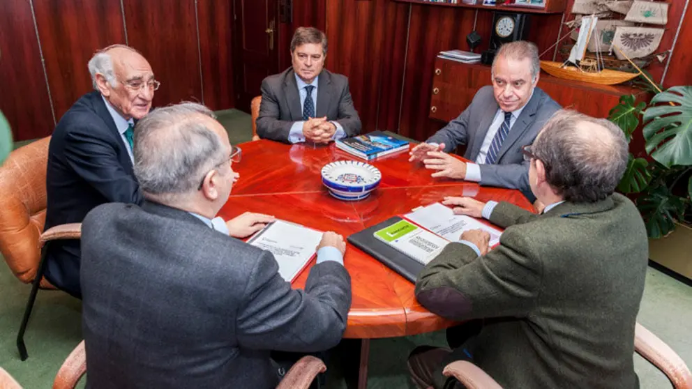 Representantes de la C&aacute;mara de Comercio de A Coru&ntilde;a y la Fundaci&oacute;n Inade.