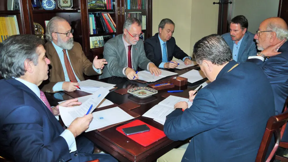 Reuni&oacute;n de la directiva del nuevo Club Financiero de Galicia.