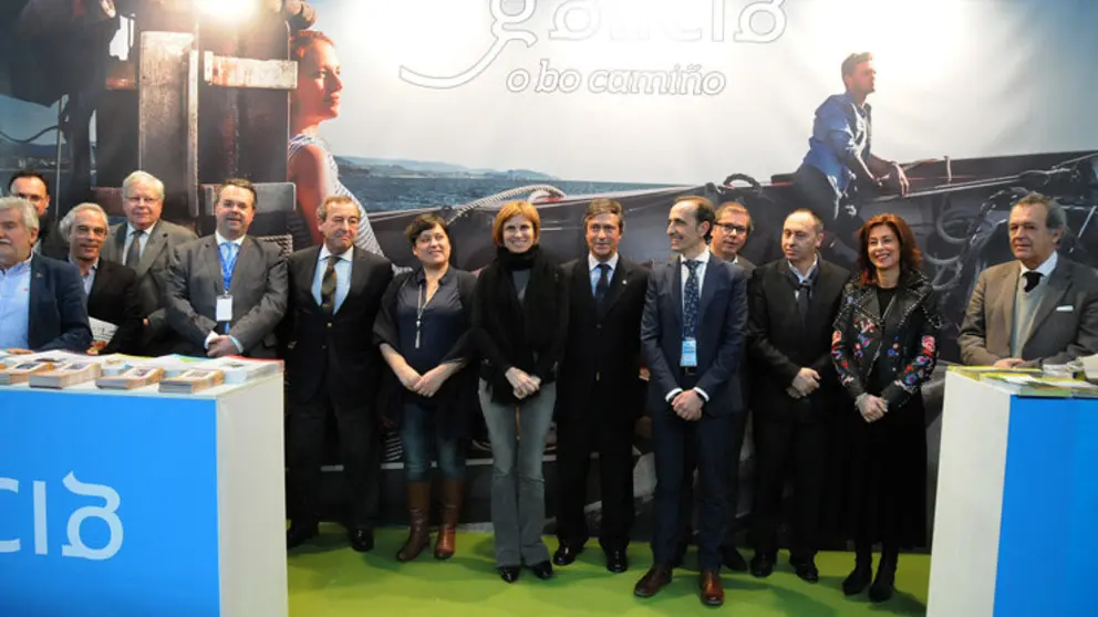La directora de Turismo de Galicia, Nava Castro, junto a otras autoridades, en la feria Xantar.