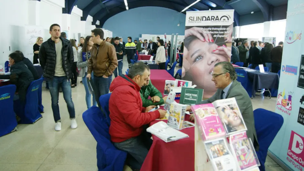 Las consultas en los diferentes stands de FranquiAtl&aacute;ntico fueron constantes a lo largo de la jornada. /P.L.