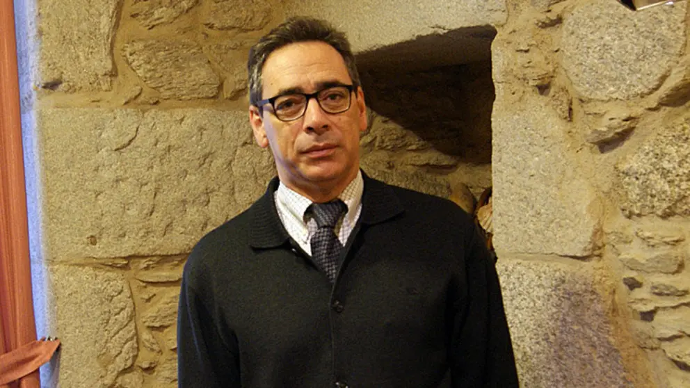 Ant&oacute;n Arias, en su despacho en la sede de la CEG en Santiago./P.L.