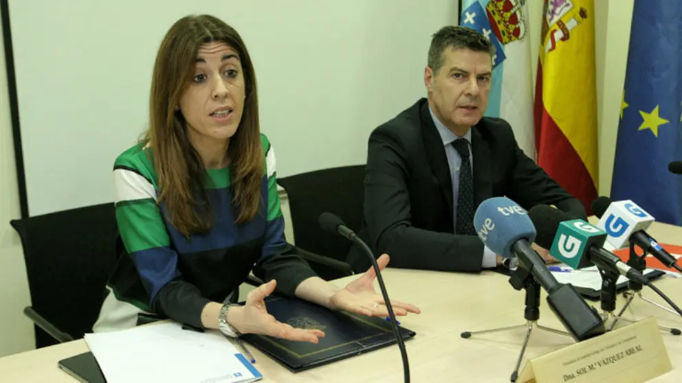 Sol V&aacute;zquez y Miguel &Aacute;ngel V&aacute;zquez Ta&iacute;n explicaron el acuerdo entre Instituto Galego de Consumo y Consello Galego de Colexios de Economistas.