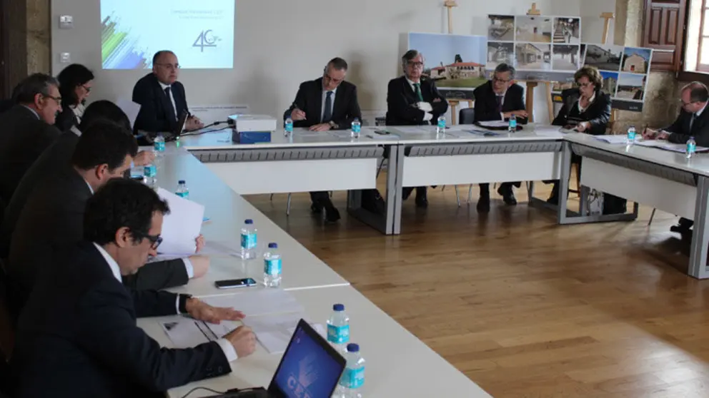 Comisi&oacute;n permanente de la CEP reunida en Lal&iacute;n.