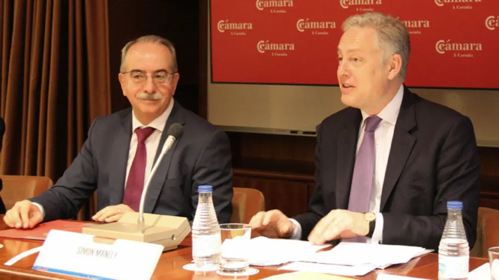 El presidente de la C&aacute;mara de Comercio de A Coru&ntilde;a y el embajador de Reino Unido en Espa&ntilde;a.