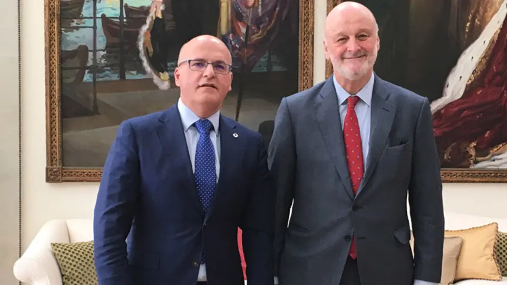 El presidente de la Diputaci&oacute;n de Ourense con el embajador espa&ntilde;ol en Estados Unidos.