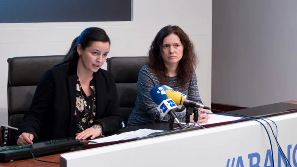 Tatiana Su&aacute;rez e Margarita Amor presentaron o 'Campus Abanca'.
