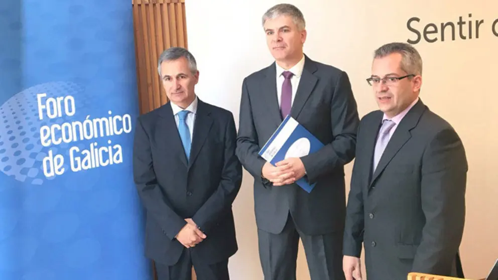 Jos&eacute; Francisco Armesto, Santiago Lago y Patricio S&aacute;nchez, miembros del Foro Econ&oacute;mico de Galicia.