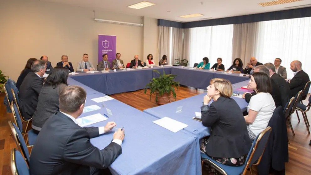 Asistentes a la sesi&oacute;n de Di&aacute;logos 2020 en Vigo.