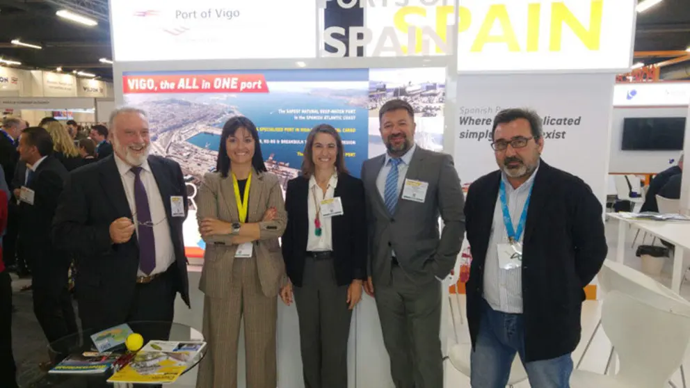 Delegaci&oacute;n del Puerto de Vigo en la feria BreakBulk de Amberes.