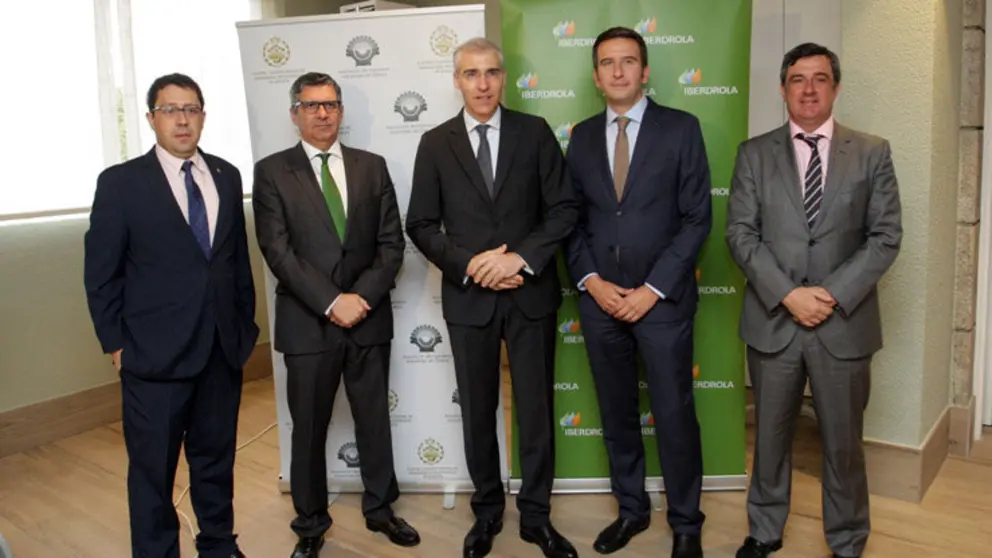 el Colegio Oficial de Ingenieros Industrias de Galicia organiz&oacute; la jornada "a Transici&oacute;n Energ&eacute;tica: Hacia la descarbonizaci&oacute;n"./C.PAZ.