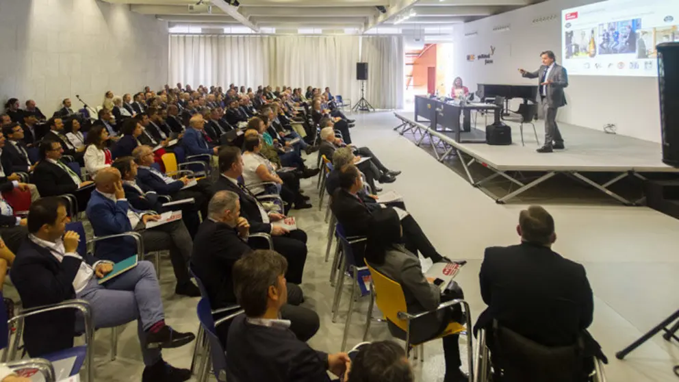 Asistentes al X Encuentro de Alumni del IESE en Galicia./P.CANDAMIO.