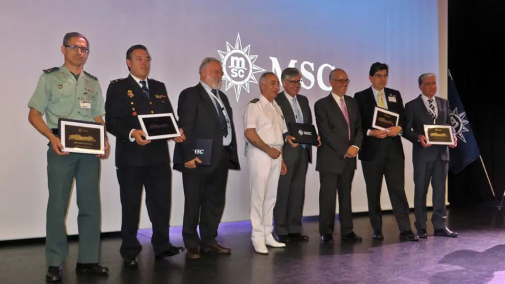Autoridades en el acto de bienvenida al Puerto de Vigo del MSC Meraviglia.