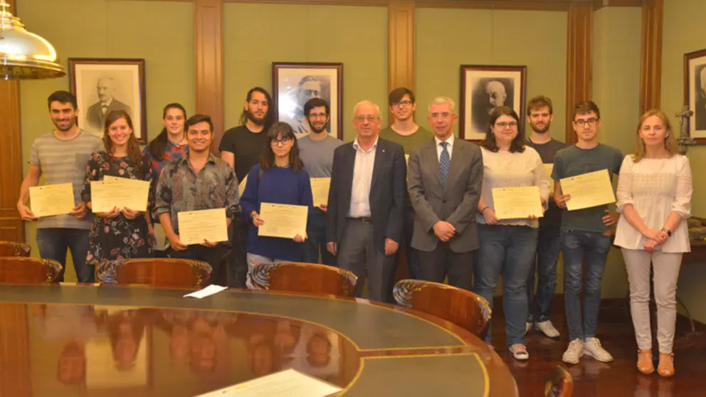 Acto de entrega dos diplomas aos participantes no Programa PICE na C&aacute;mara de Santiago.