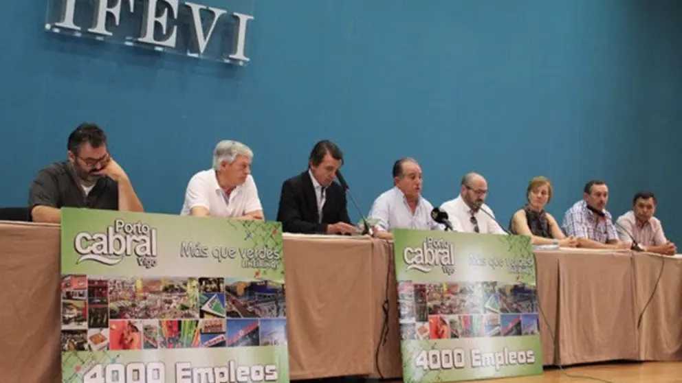 Promotores de la campa&ntilde;a en apoyo a Porto Cabral.