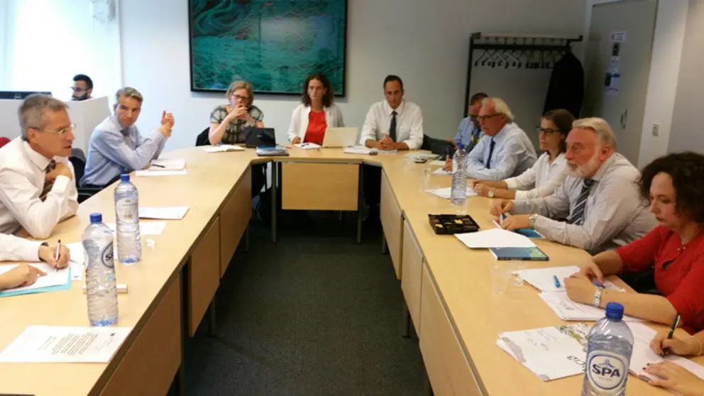 Reuni&oacute;n de la delegaci&oacute;n viguesa con directivos del DG Mare en Bruselas.