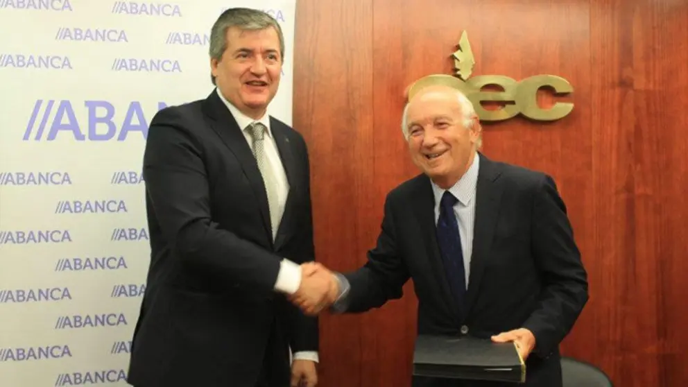 Santiago Novoa y Antonio Fontenla cerraron el acuerdo entre Abanca y la Confederaci&oacute;n de Empresarios de A Coru&ntilde;a.