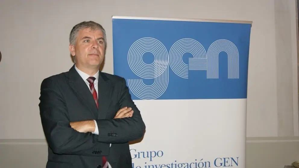 O profesor Santiago Lago, representante galego na comisi&oacute;n de expertos sobre financiamento auton&oacute;mico./P.L.