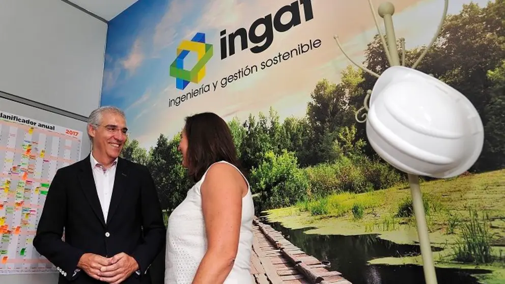 Conde en su visita a la empresa coru&ntilde;esa Ingaf, dedicada a proyectos de ingenier&iacute;a.