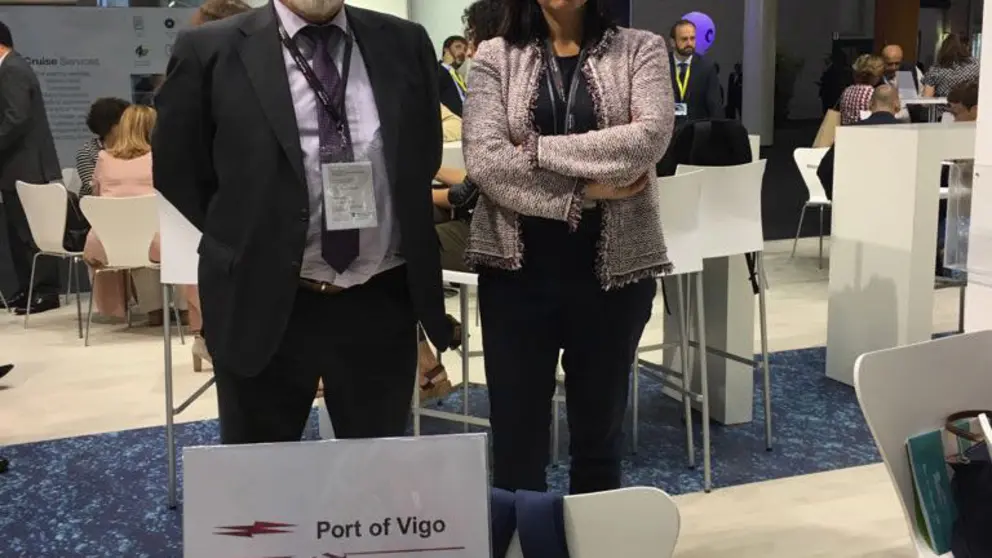 El presidente de la Autoridad Portuaria de Vigo y la responsable del Departamento Comercial en Seatrade Europe 2017.