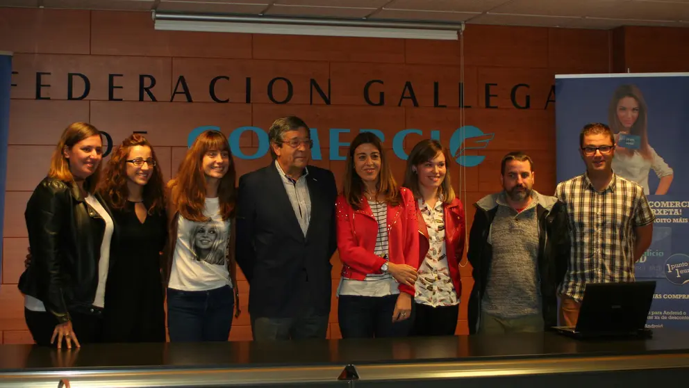 directora xeral de Comercio e Consumo, Sol V&aacute;zquez Abeal, e o presidente da Federaci&oacute;n Galega de Comercio, Jos&eacute; Mar&iacute;a Seijas, mantiveron hoxe un encontro cos seis xestores de redes sociais