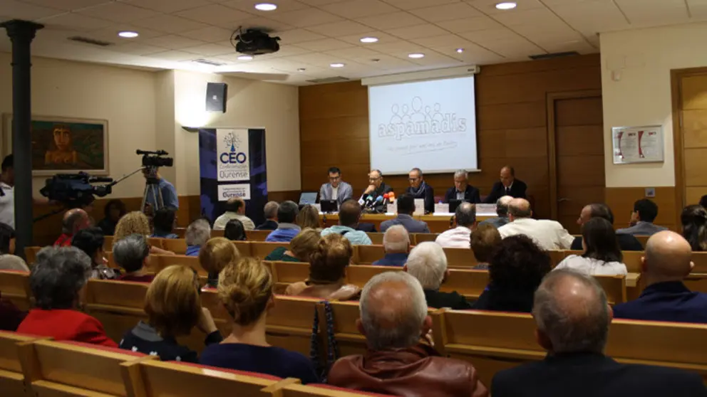 Presentaci&oacute;n de Aspamadis en el sal&oacute;n de actos de la CEO.