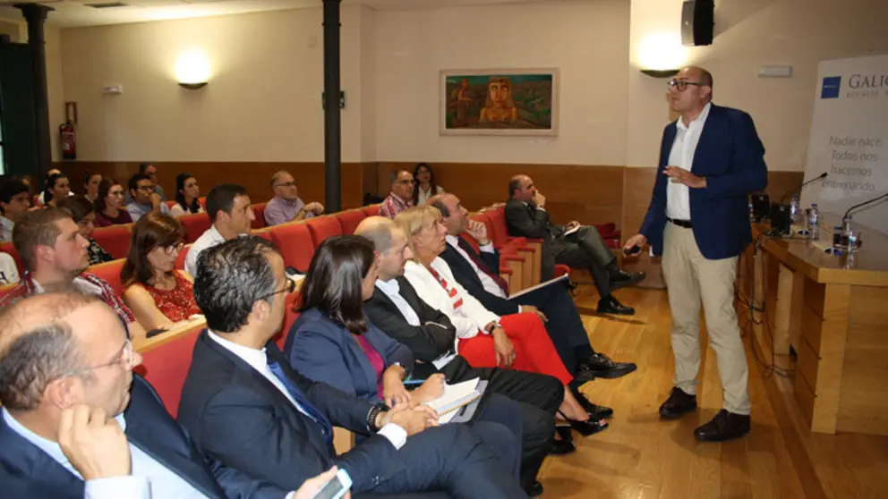 Manuel Alonso Coto en un momento de la charla en la CEO.