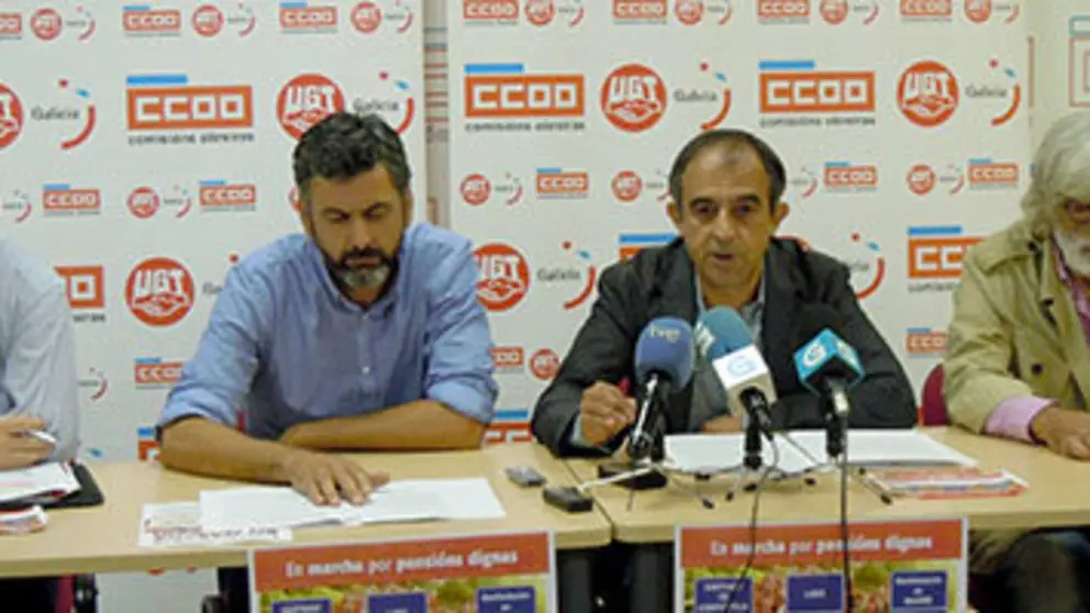 Dirixentes de CCOO e UGT-Galicia presentaron en Santiago a campa&ntilde;a en defensa de pensi&oacute;ns dignas.