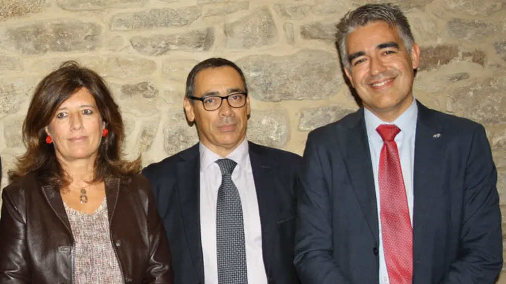 Mar Espa&ntilde;a, Ant&oacute;n Arias y V&iacute;ctor Salgado, en un momento de la jornada celebrada en la CEG.