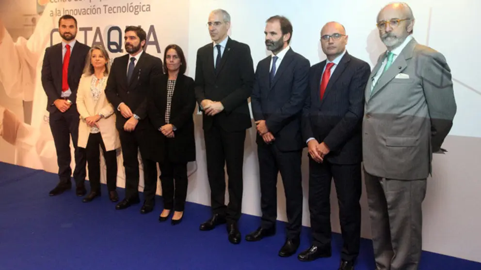 Autoridades en el  acto con motivo de la acreditaci&oacute;n de Cetaqua Galicia como Centro de Apoyo a la Innovaci&oacute;n Tecnol&oacute;gica de &aacute;mbito estatal./P.FERR&Iacute;N.