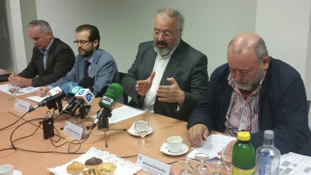 Representantes del Cl&uacute;ster da Madeira, Asefoga y Serfoga, en el desayuno informativo.