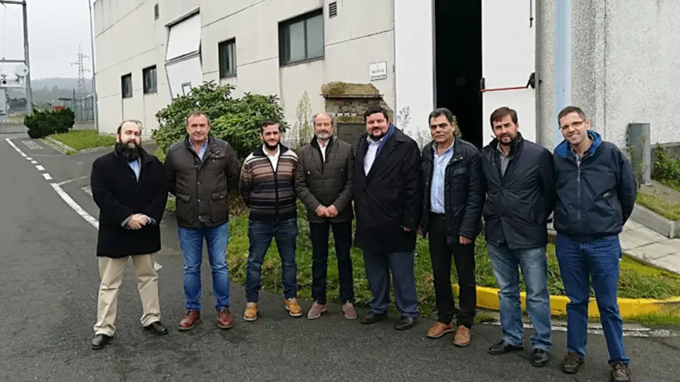 Directivos de COFER en su visita al pol&iacute;gono de As Somozas, acompa&ntilde;ados por el alcalde de la localidad.