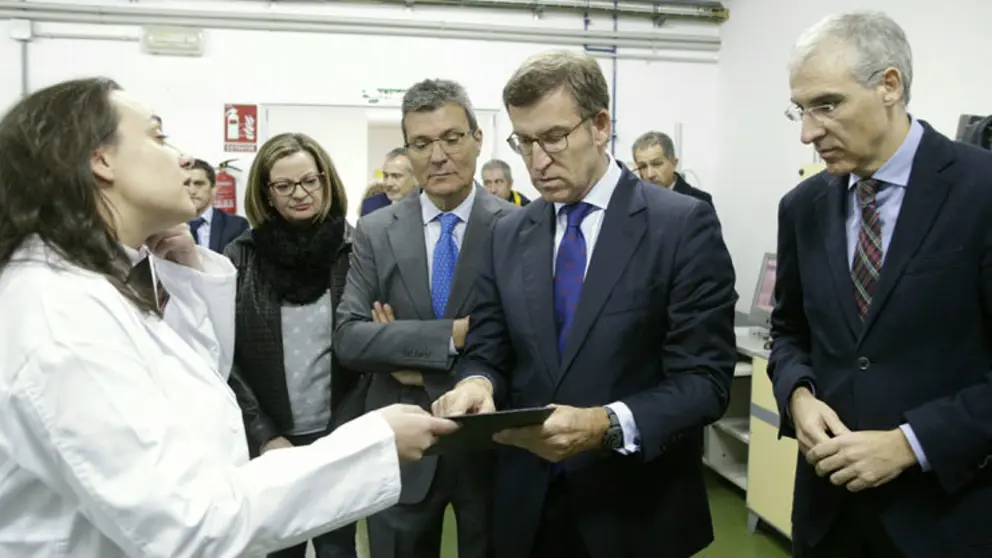 Feij&oacute;o en su visita al Centro Tecnol&oacute;gico de la Pizarra, en Carballeda de Valdeorras.