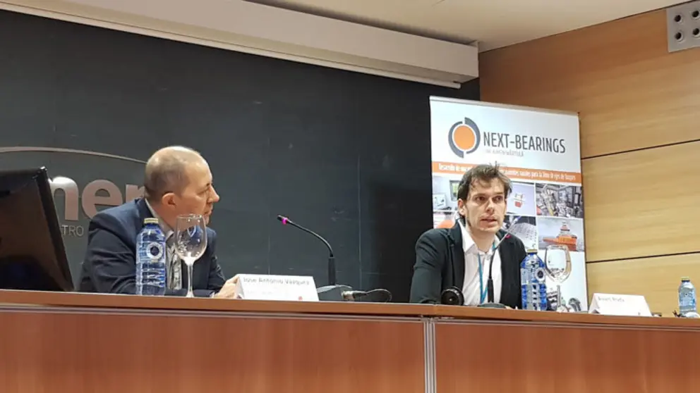 Jos&eacute; Antonio V&aacute;zquez y &Aacute;lvaro Prada en el seminario sobre NEXTBEARINGS.