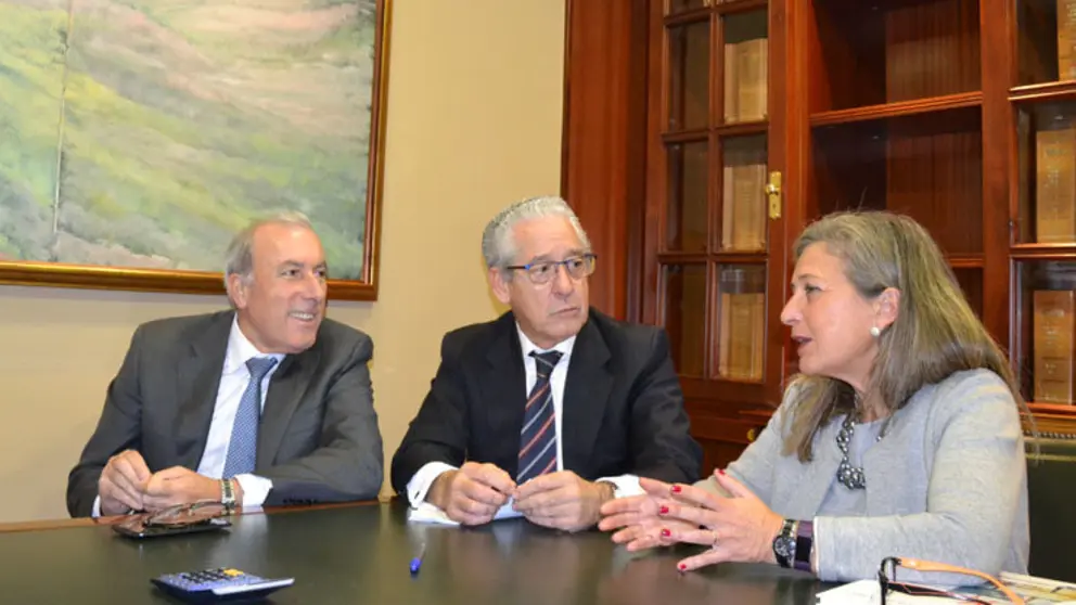 Delta Vigo y Zona Franca firmaron este lunes la compra-venta de dos parcelas en Porto do Molle.