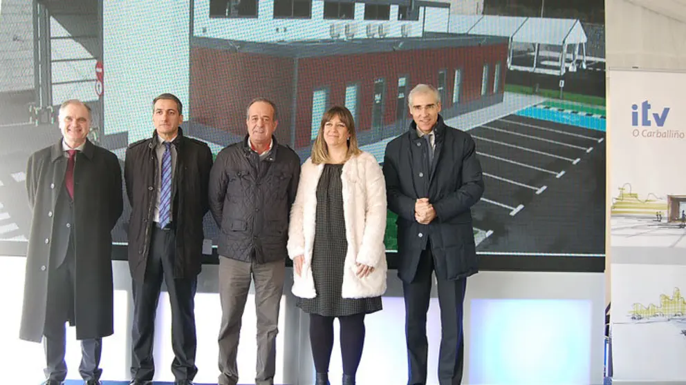 Directivos de Applus y Supervisi&oacute;n y Control junto al alcalde de O Carballi&ntilde;o y el conselleiro de Econom&iacute;a en la inauguraci&oacute;n de la estaci&oacute;n de ITV.